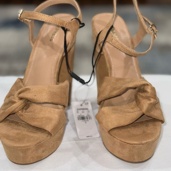 Express Faux Suede Twist Strap Platform Heeled Sandals Size 9 $88 NWT - Picture 2 of 8